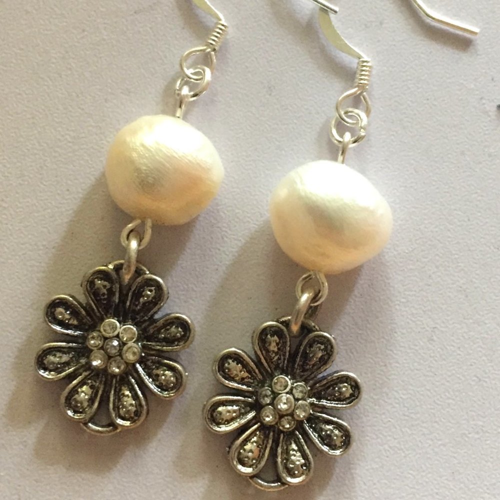 Daisy Pearl earrings – Raw Pearl and antique silver daisy drop earrings